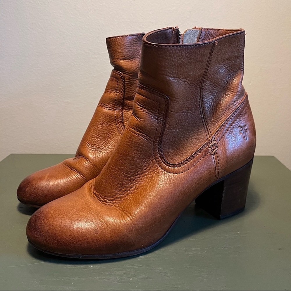 Frye Stella Leather Heel Boots ☀️